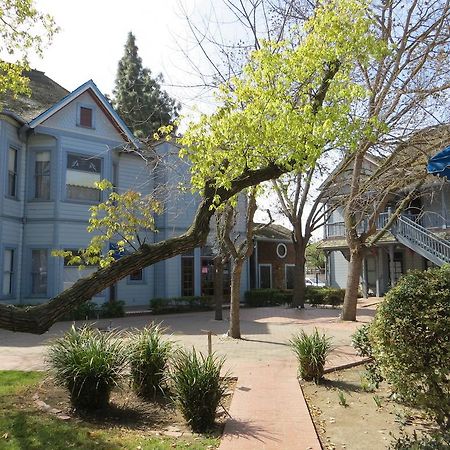 Irwin Street Inn Hanford Exterior foto